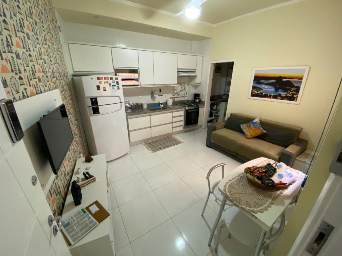 Copa Beach Home - Copacabana Posto 4 Quadra Da Praia Рио-де-Жанейро Экстерьер фото