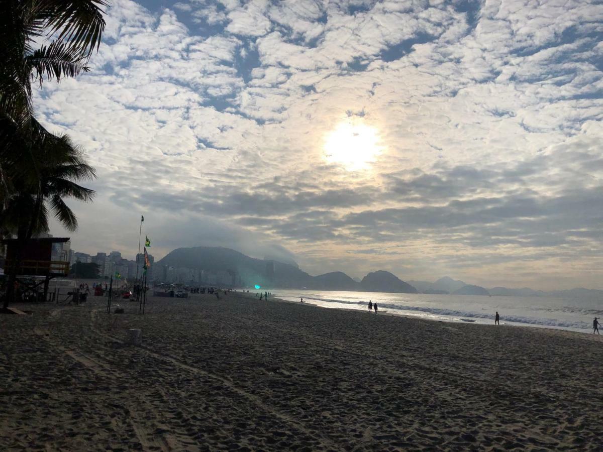 Copa Beach Home - Copacabana Posto 4 Quadra Da Praia Рио-де-Жанейро Экстерьер фото